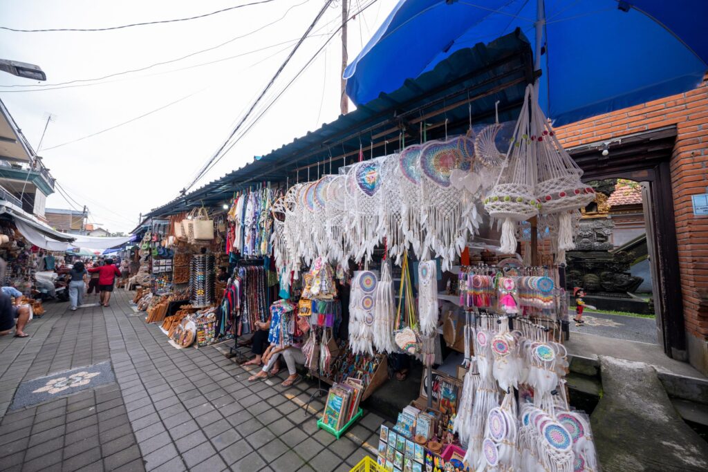 Bali Holiday vacation – The Island of Dreams street market in ubud, bali